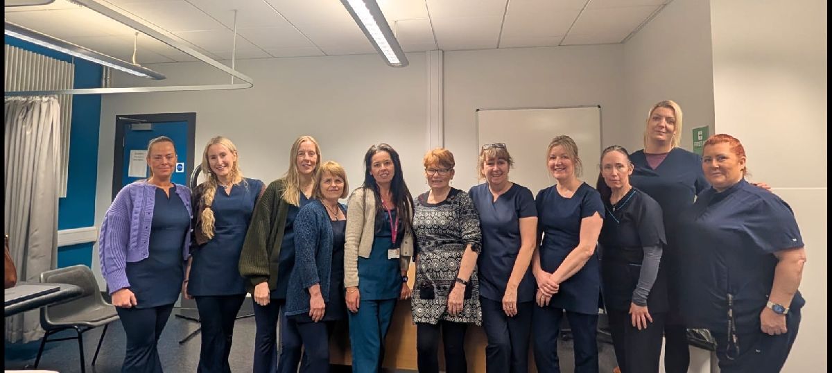 Picture of SERC students and tutor with Daisy Farm representative 